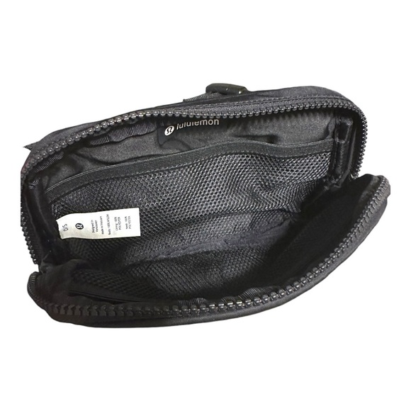 Lululemon Black Everywhere Beltbag - Picture 3 of 7